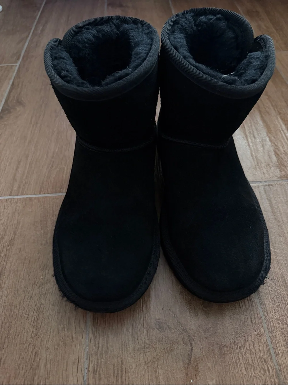 UGG Kids Black Shearling-Lined Short Slippers